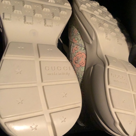 🌈🌈🌈GUCCI x LIBERTY floral sneakers. Size 37 - Picture 5 of 7